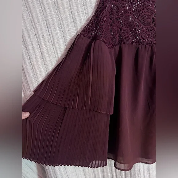 Abercrombie & Fitch Burgundy Crochet Blouse - Picture 2 of 6